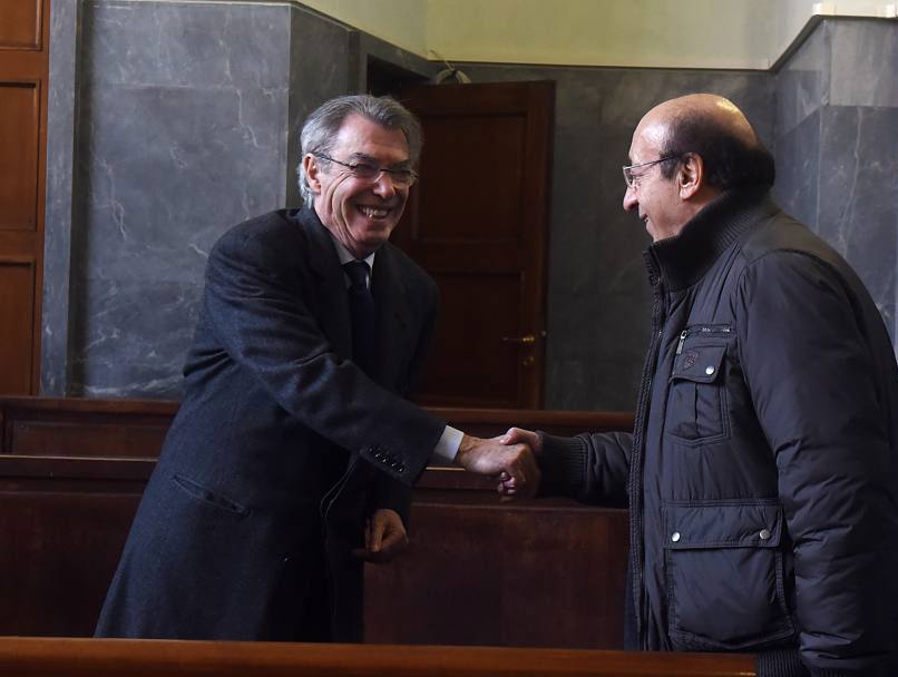 Massimo Moratti e Luciano Moggi si stringono la mano al Tribunale di Milano. Newpress